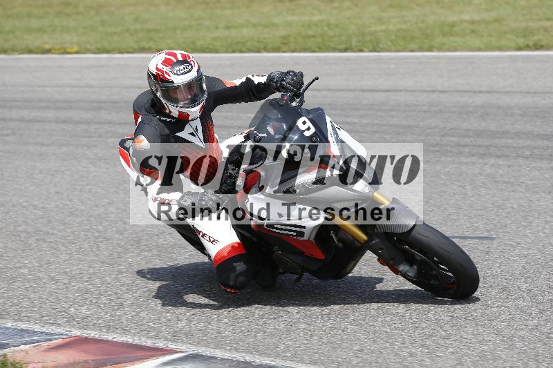 /Archiv-2025/27 12.06.2025 Ducati Schweiz Trackday Warmup  ADR/gruen-vert/39